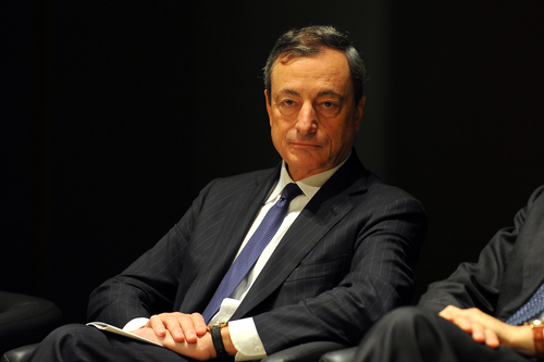 Mario Draghi compte rester ferme face à la Grèce.