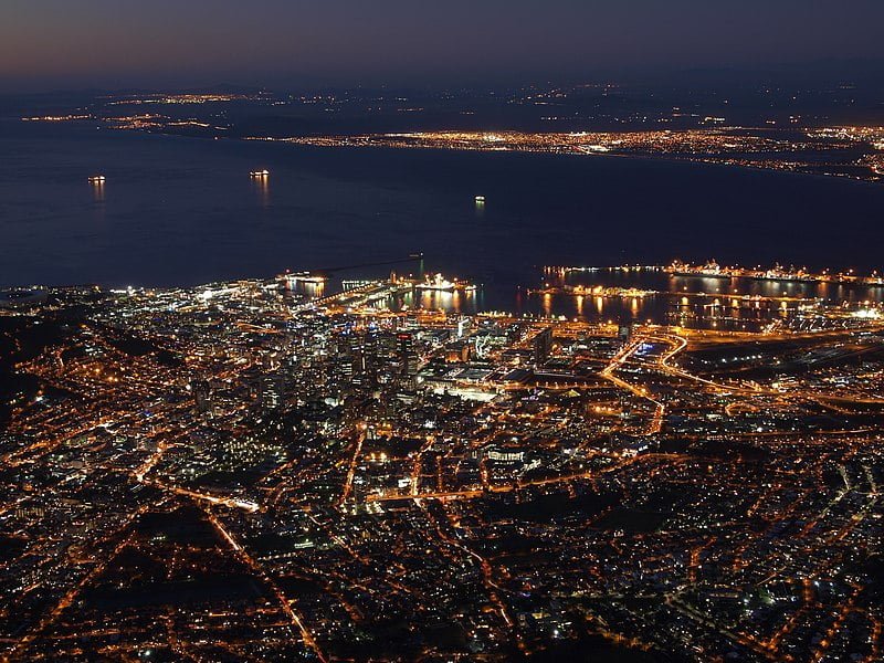 800px Cape Town At Night 10
