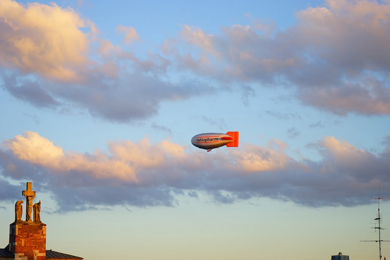 Amazon Livraison Drone Entrepot Volant Zeppelin