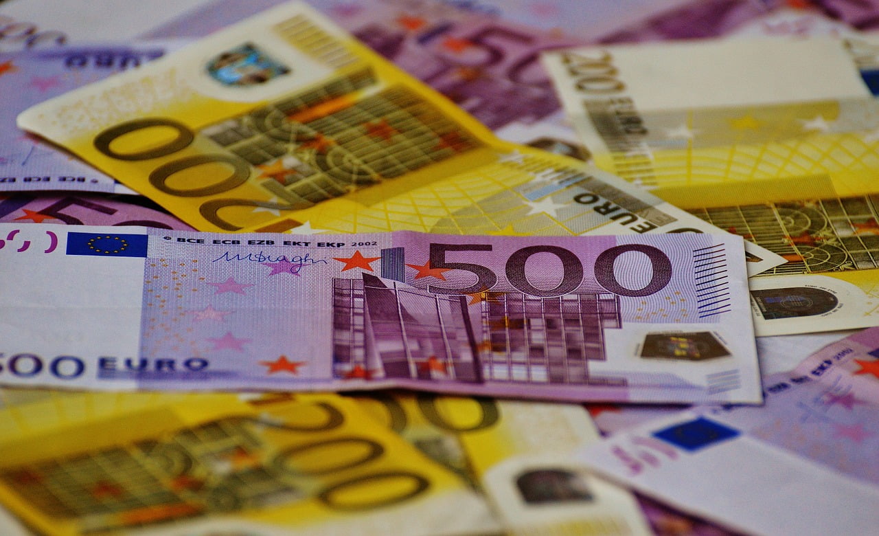 Argent Cash Europe Interdiction Monnaie Numerique