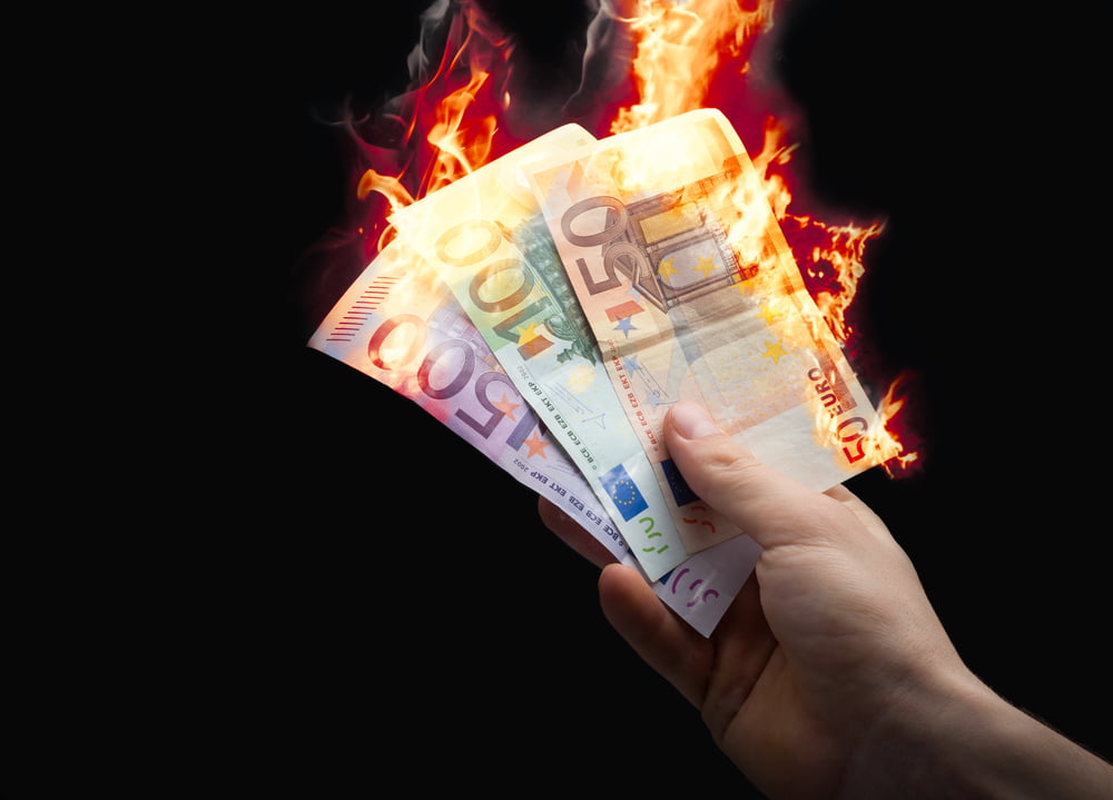 Assurance Vie Perte Argent Investissement Mensonge Arnaque Danger Epargne