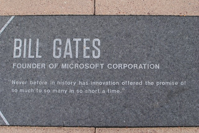 Bill Gates Taxation Robots Benoit Hamon