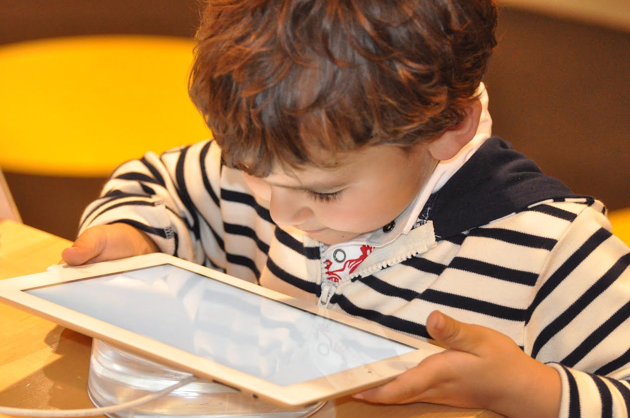 Danger Internet Harcelement Enfant Risque