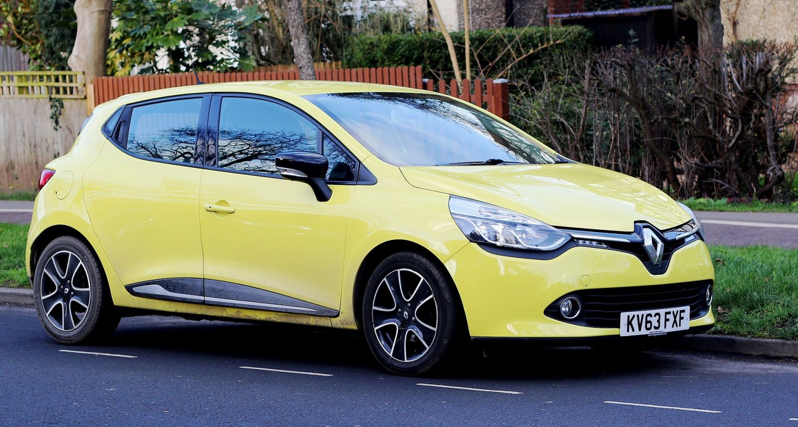 Debat Relocalisations Automobiles Crise Sanitaire Bruno Ministre Economie Renault