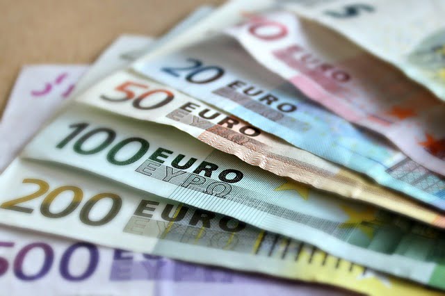 Euro Banque Centrale Europeenne Taux Negatifs