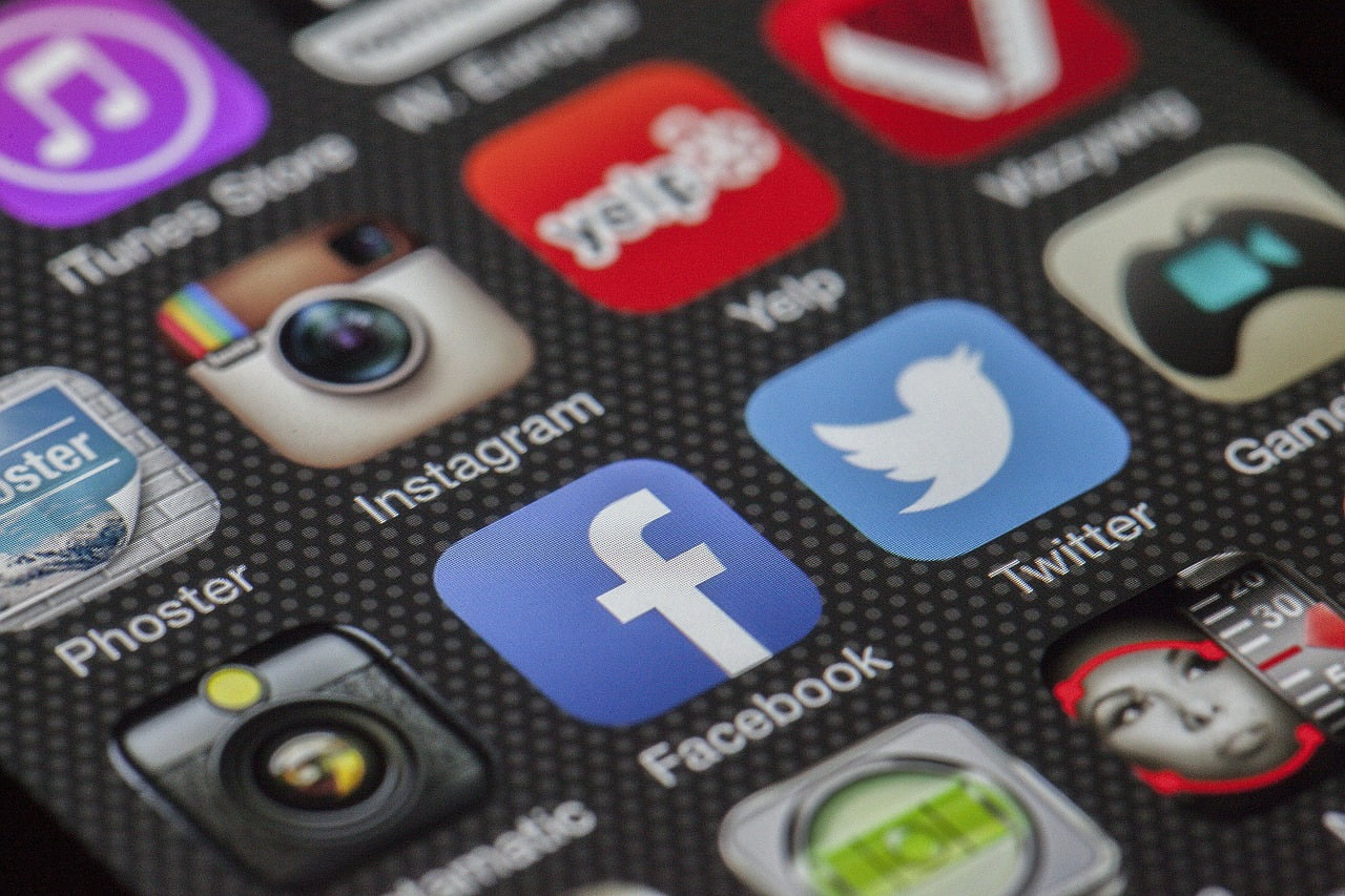 Facebook Apple Media Achat Abonnement Journal Internet Commission