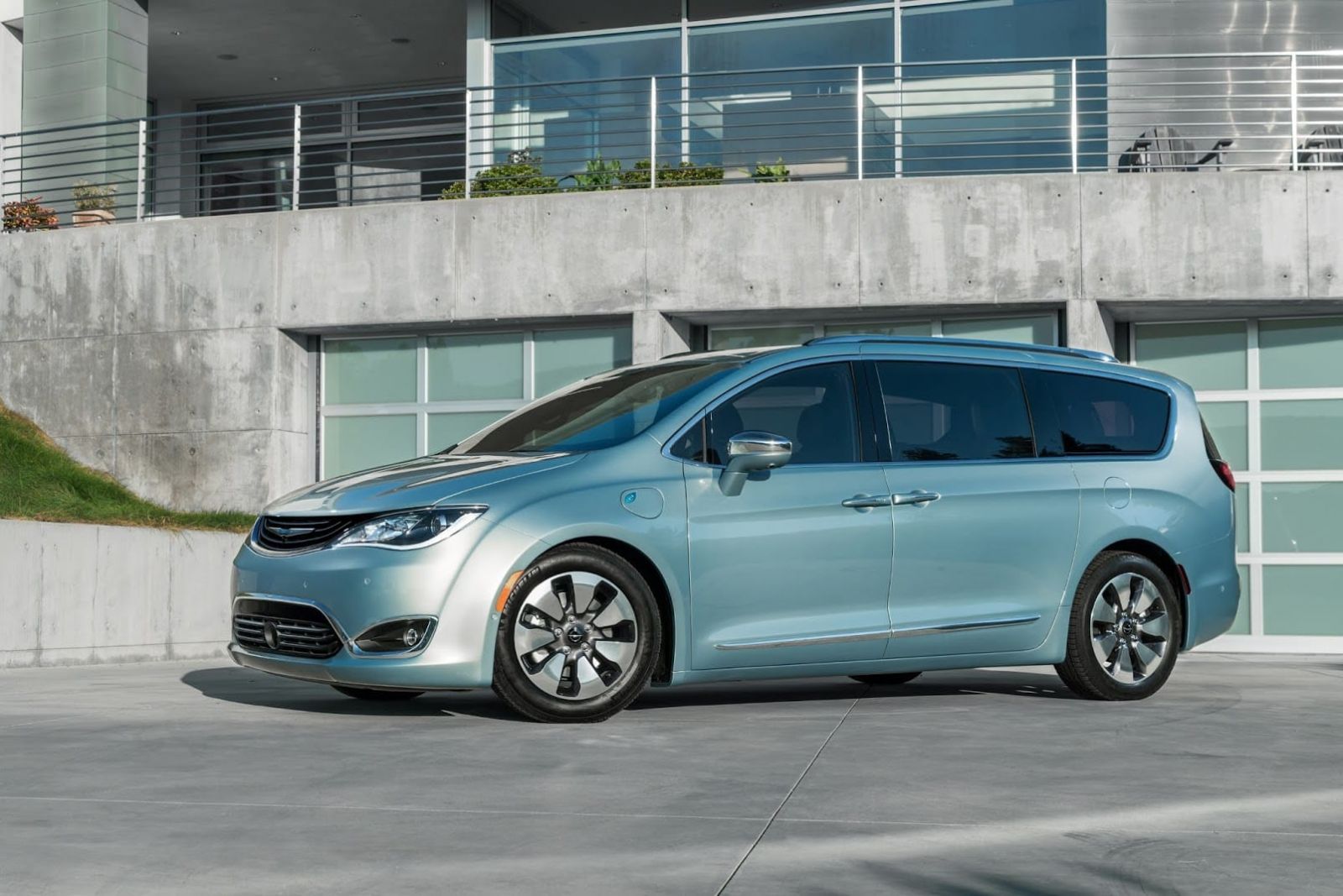 Googl Fiat Chrysler Voiture Autonome 1