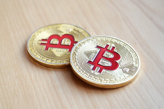 Monnaies Fiducieres Cybermonnaies Bitcoin Blockchain