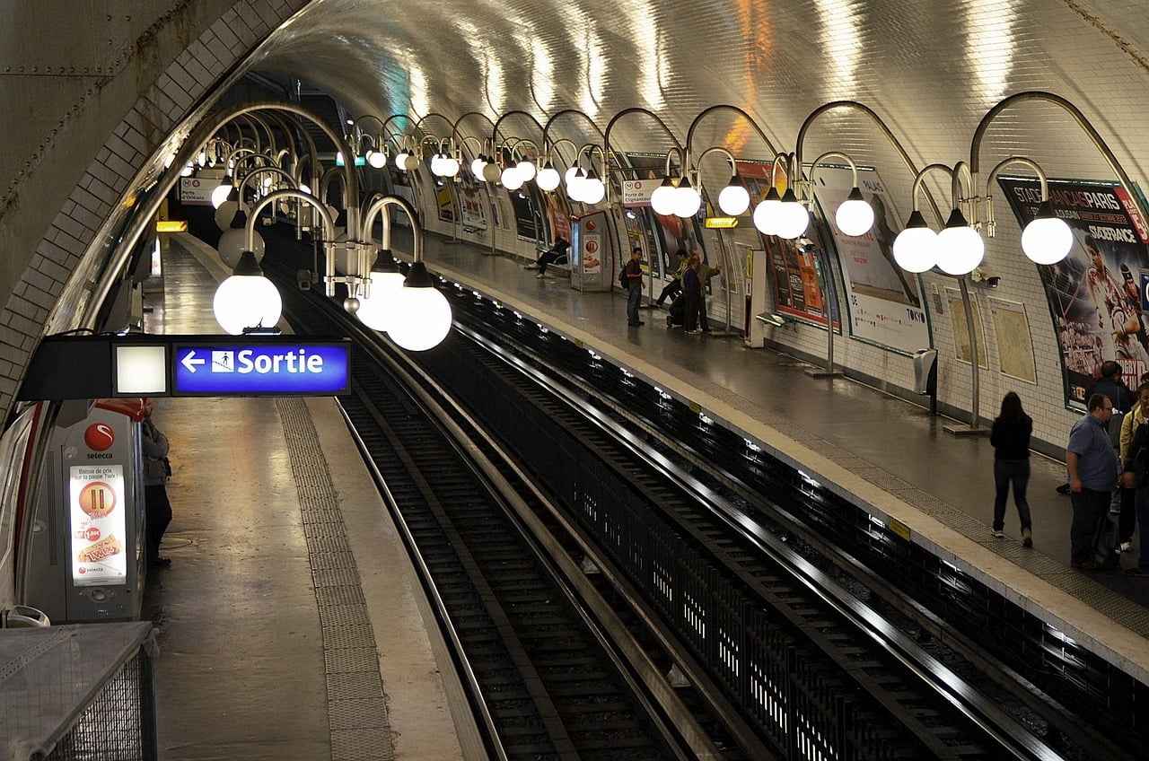 Paris Metro Smartphone Ticket 2