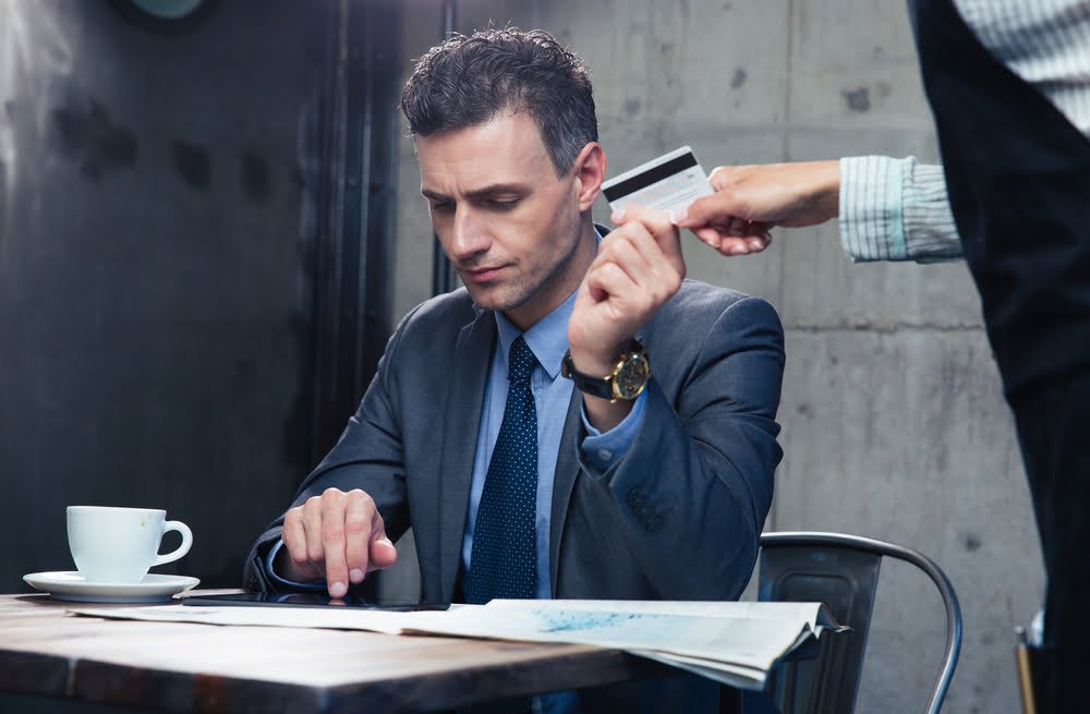 Restaurant Budget Sortie Baisse Crise Menages France