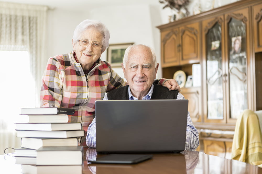 Seniors Internet Appareil Connecte Adoption Usages Jeux Achats