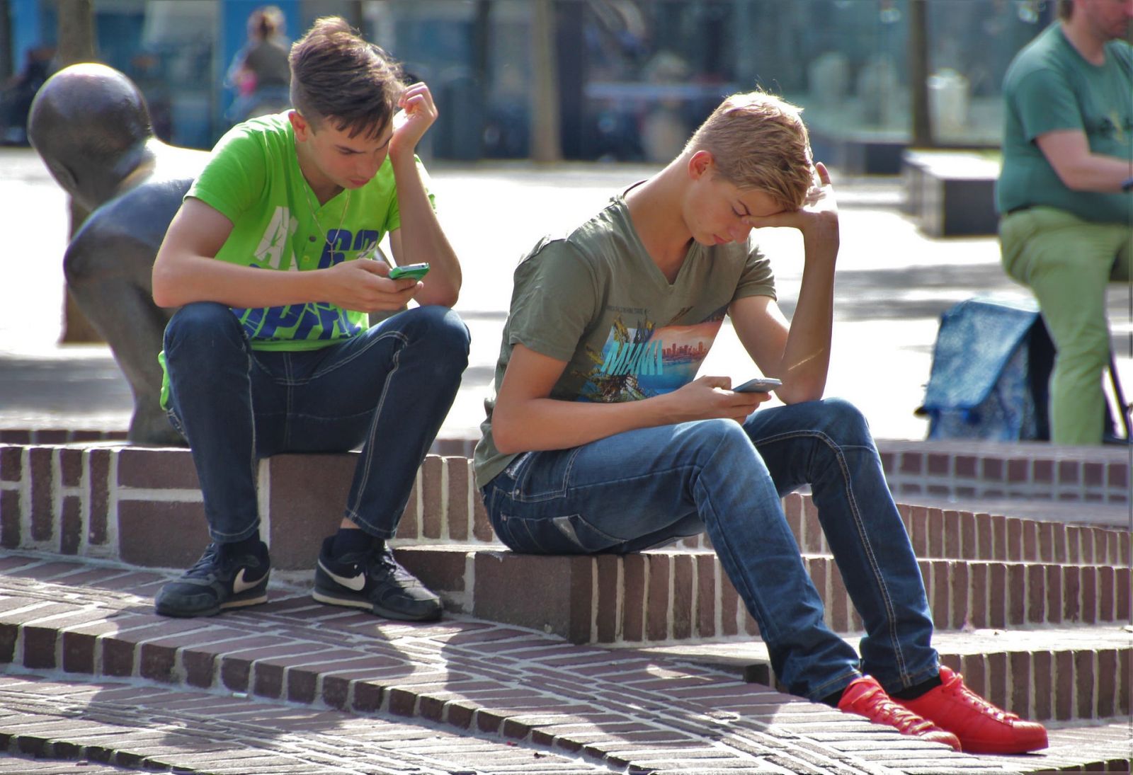 Smartphone Jeunes Adolescents Internet 4g