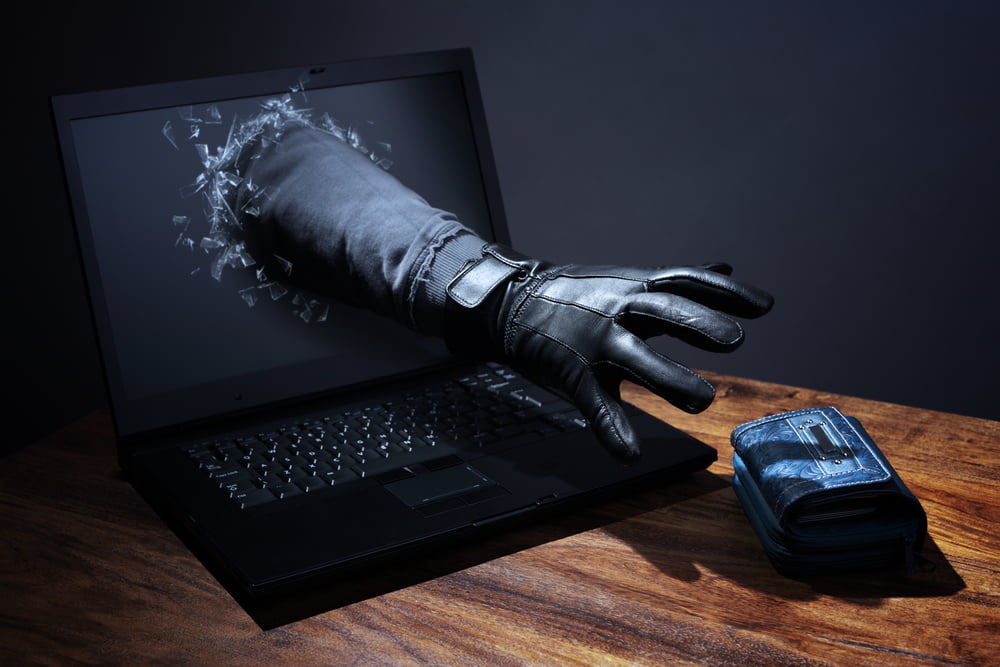 Vol Coordonnees Bancaires Internet Twitter