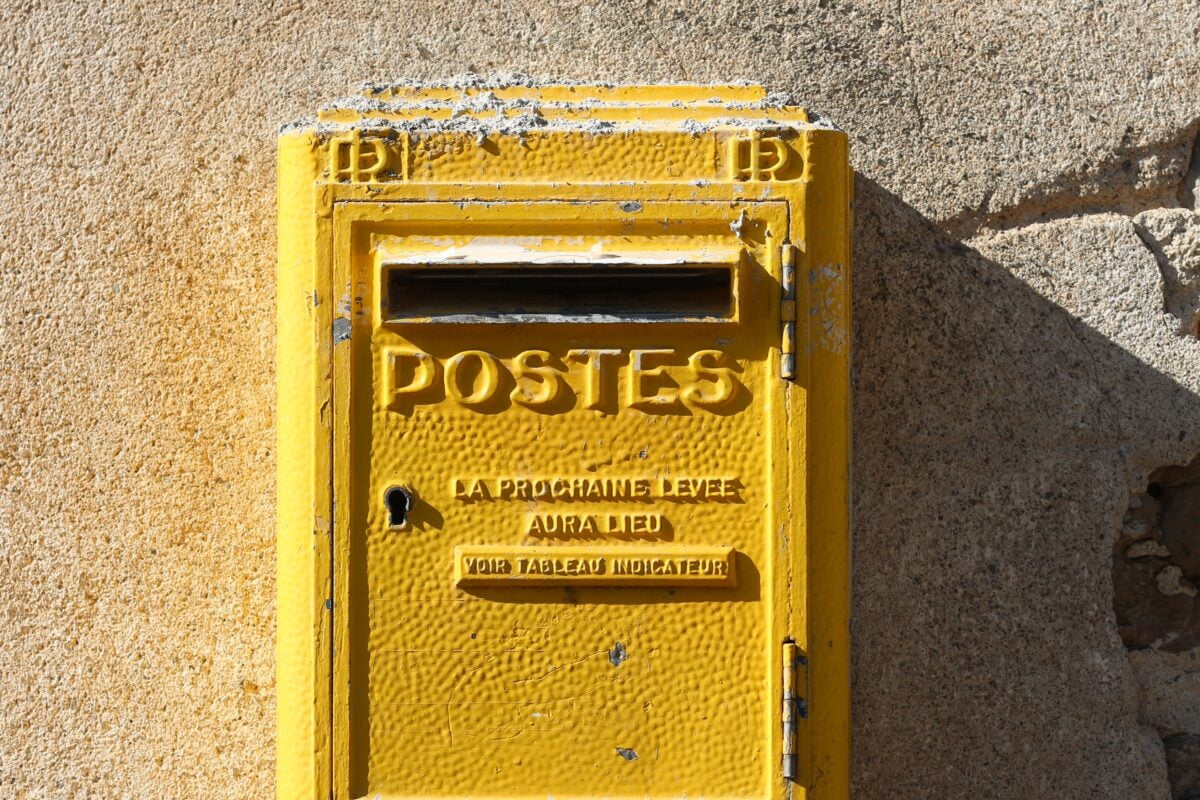 La Poste Lettre Prioritaire Rouge
