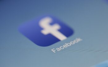 Publicite Ligne Bruxelles Meta Facebook Possible Abus Position Dominante