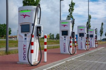 europe-borne-recharge-electrique-autoroutes