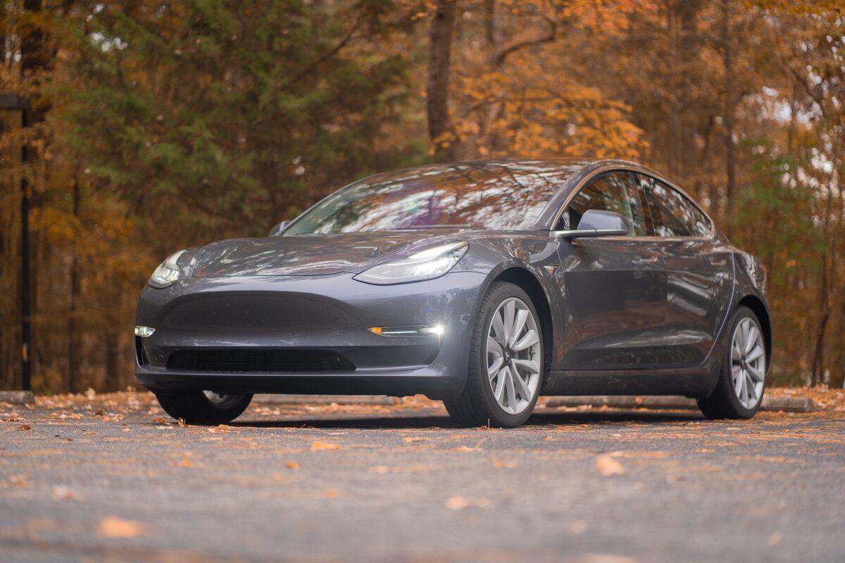 tesla-plainte-atteinte-vie-privee
