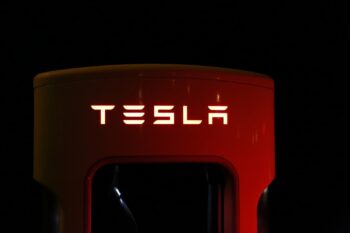 Livraisons Record Tesla Inquietude