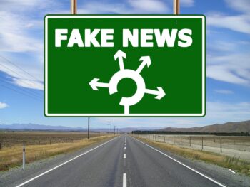 Fake News Industrialisation Production Internet Agence