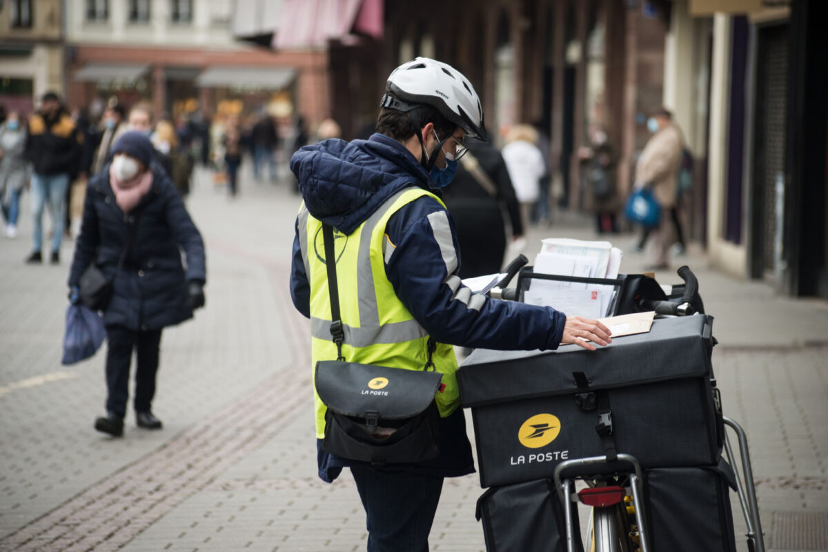 La Poste Elettre Rouge Timbre Domicile