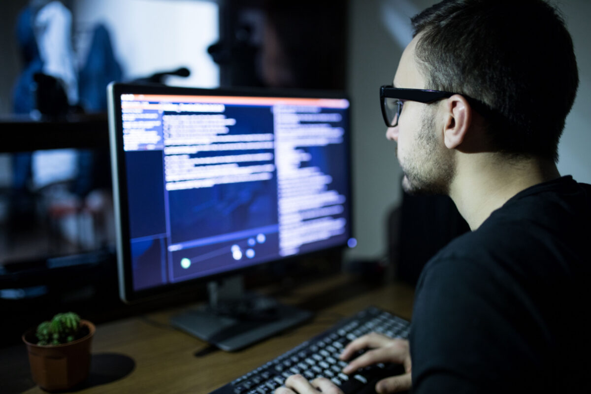 Portrait Cybercriminel Hacker Enseignement Danger Attaque Duvivier