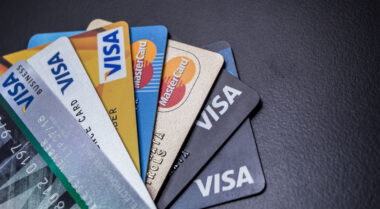 Visa Mastercard Frais Augmentation Banque Paiement Carte Argent Consommateur