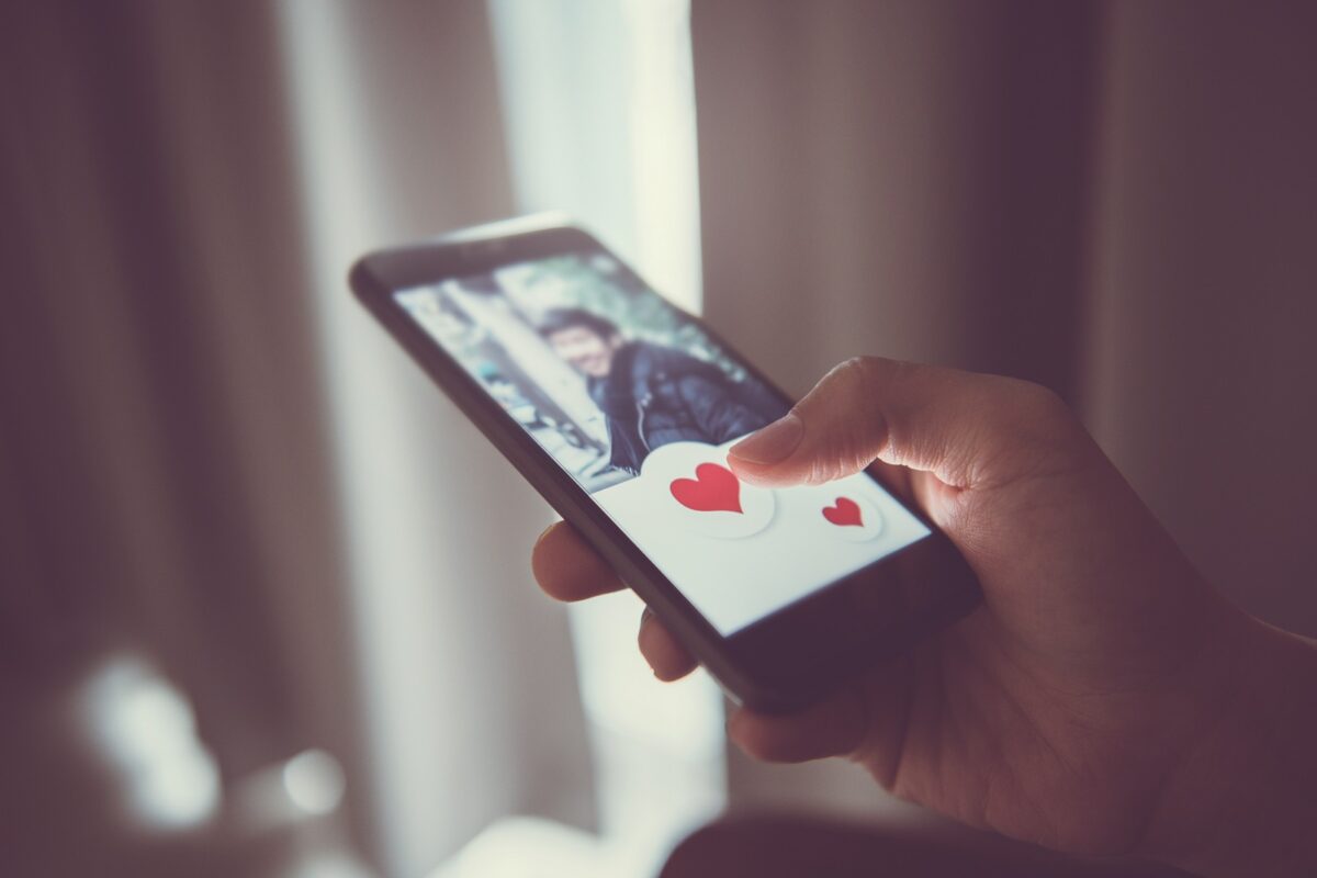 crush, application, internet, jeunes, réseaux sociaux