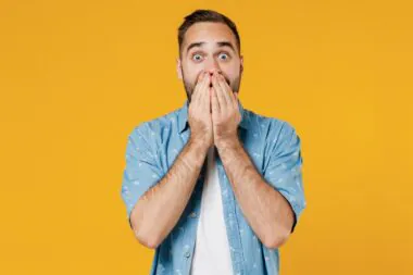 Krispy Kreme, enseigne, américaine, lancement, arrivée, France, marketing, affichage sauvage, mairie de Paris, Emmanuel Macron, marketing, amende,