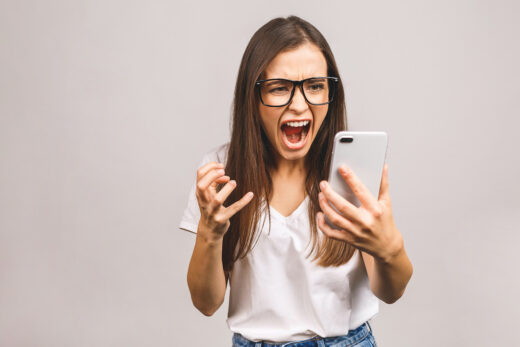 fraude, appel surtaxé, numéro surtaxé, DGCCRF, enquête, entreprise, consommateur, facture, téléphone, arnaque, service après-vente, service client, prix, anonyme, appel, sms