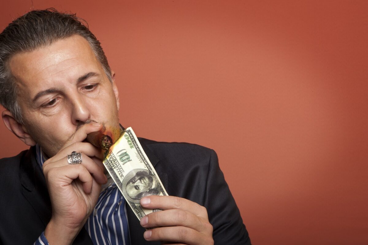 totalenergies, plafonnement, prix, essence, diesel, carburant, pouyanné, superprofits, record,