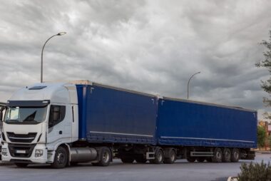 mega-camions-transports-routes-francaises