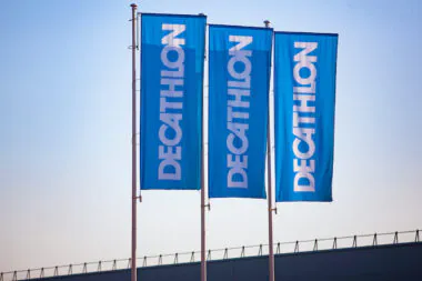 Decathlon, enseigne, logo, marques, suppression, plan stratégique, marketing, concurrence, Intersport, sport, équipement sportif