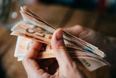 Les Européens stockent de plus en plus d'espèces par peur du futur