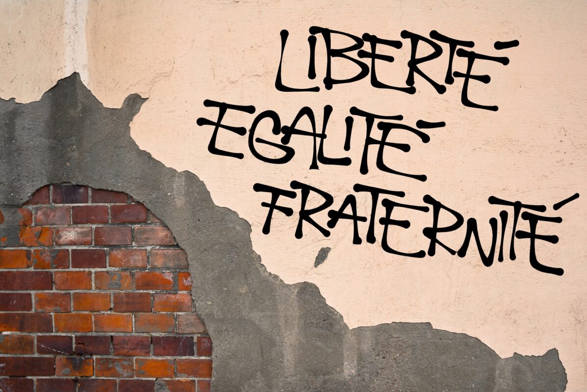 liberté, égalité, fraternité, devise, analyse, emploi, école