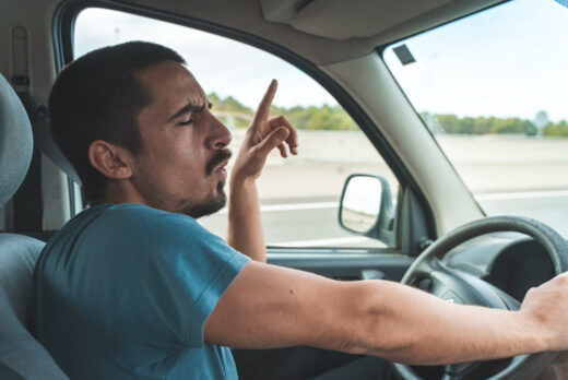automobile, conduire, volant, musique, Dekra Automotive, sécurité, Code de la route, amende
