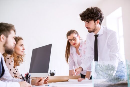 semaine de 4 jours, travail, management, emploi, recrutement