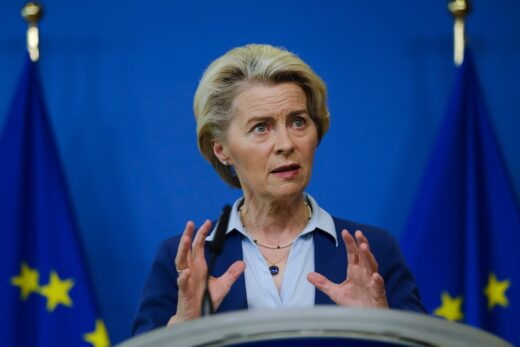 2035, automobile, carburant synthétique, commission européenne, constructeurs automobiles, e-fuels, élection, interdiction, union européenne, Ursula von der Leyen, voiture électrique, voitures thermiques, Parlement européen