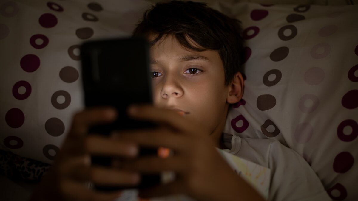 enfants-smartphone-ecrans-parents