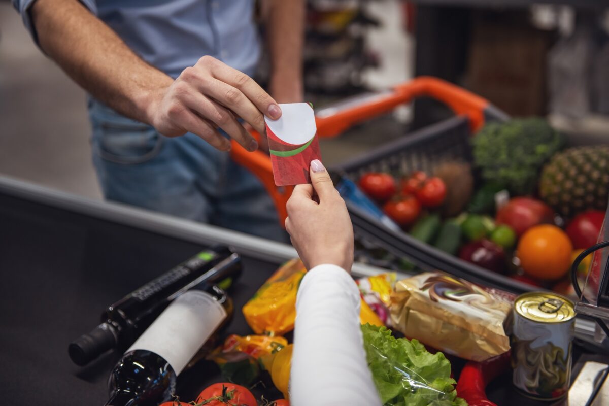 projet-carte-travailleurs-gagnants-aide-solidarite-deschamps
