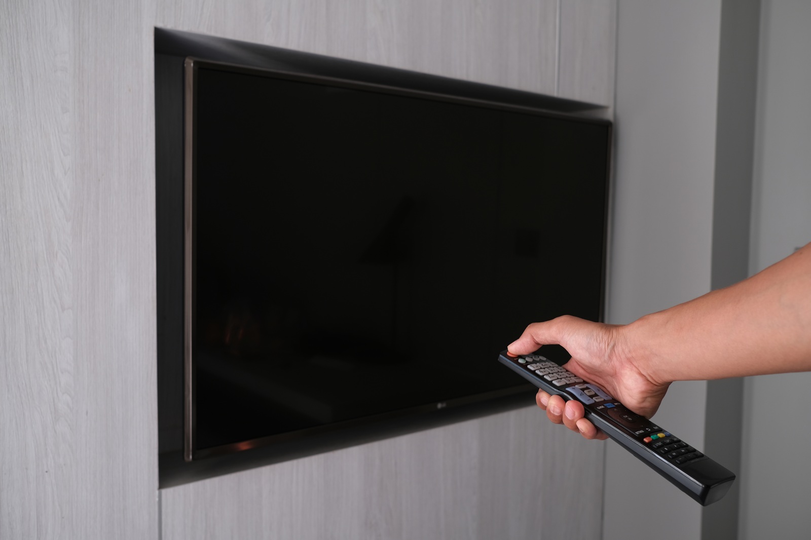 TNT : les recours de C8 et NRJ12 font chou blanc… pour l’instant