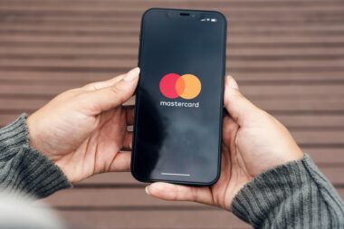 Click to Pay : Mastercard simplifie le paiement en ligne des villes aux longs noms