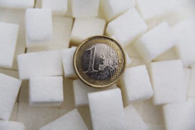 Euro,on,sugar,cubes,closeup