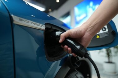 Voitures électriques : l'Italie enquête sur leur autonomie réelle