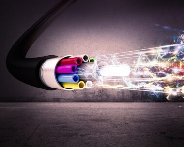 Fibre optique : quel opérateur est le plus rapide en 2025 ?