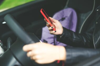 permis-de-conduire-smartphone-europe