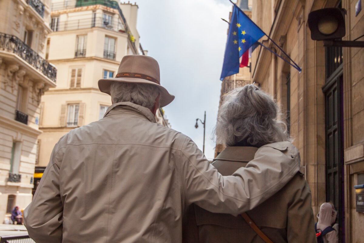 personnes-agees-un-tiers-francais-coutent-cher