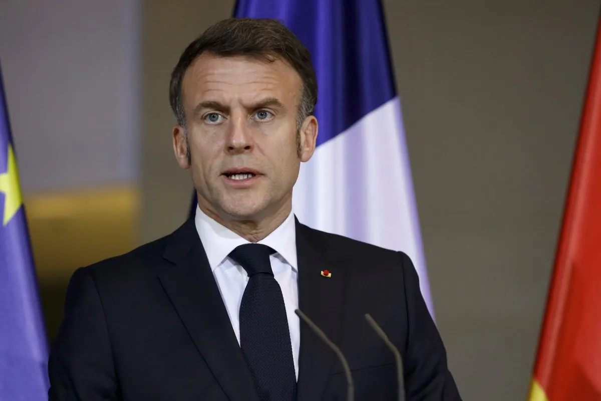 Droits de douane : Emmanuel Macron promet une riposte française