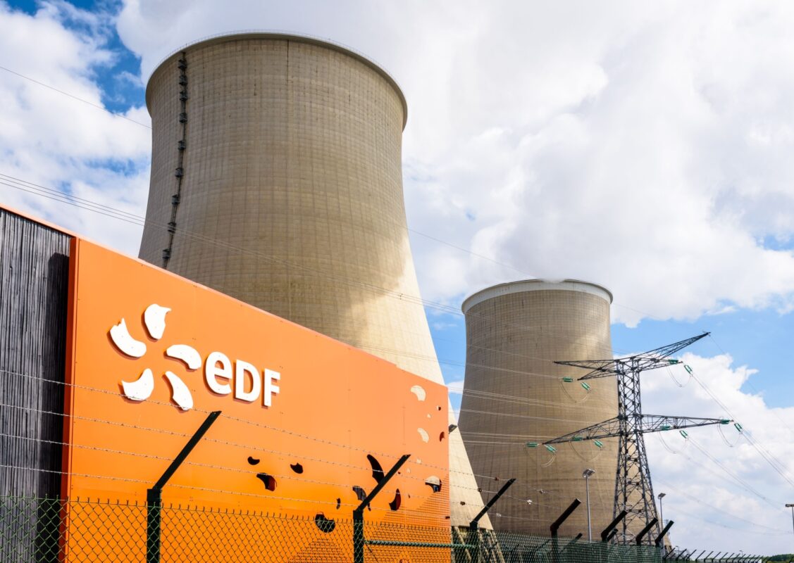 Edf Recentre Nucleaire Pour Endiguer Chute