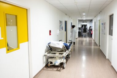 Déficit record pour l’hôpital public : près de 3 milliards d’euros perdus en 2024