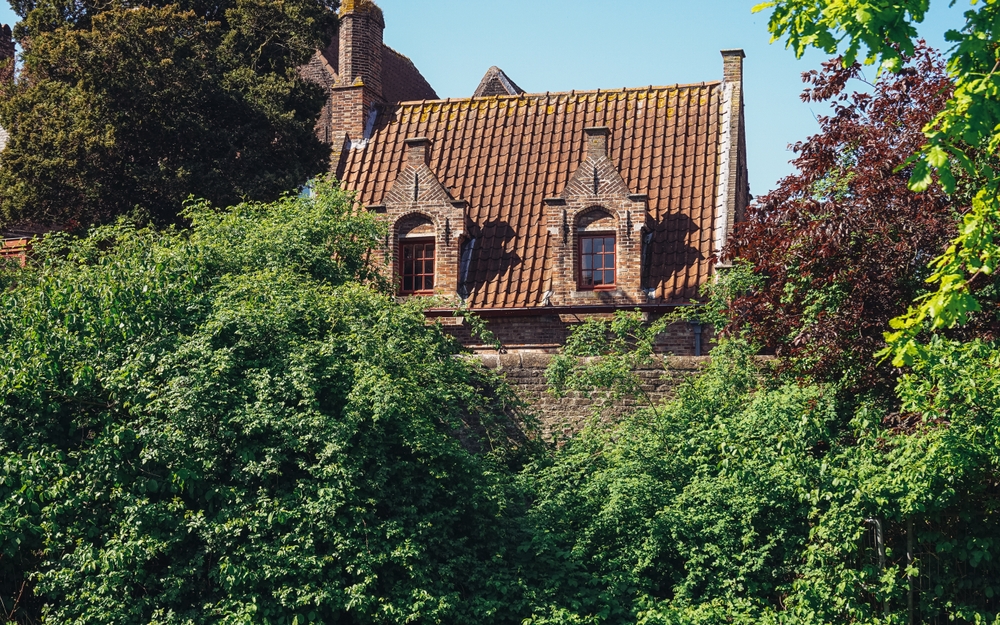 Bruges,,west,flanders,,belgium,,may,1,,2025:,medieval,brick,house